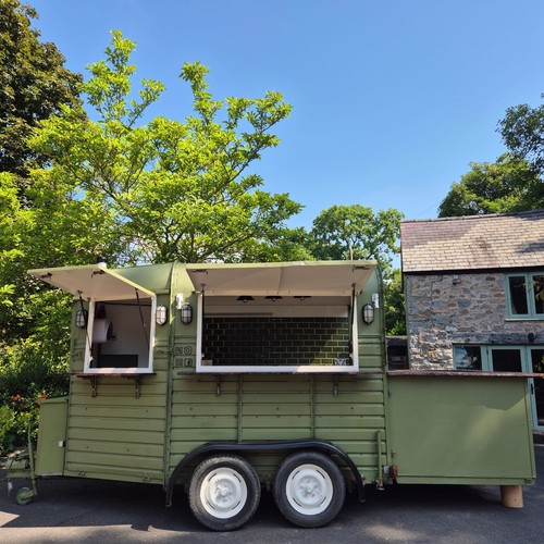 Food drinks trailer - food/drinks,