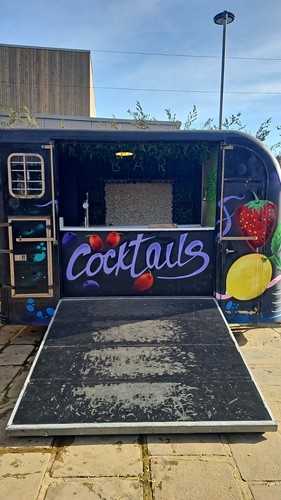 Horse box mobile bar - box,