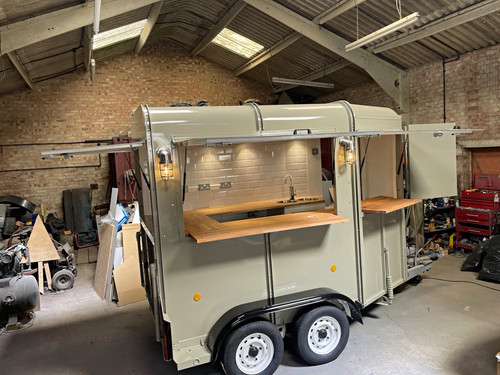 Horse trailer - , box